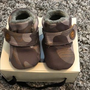 Ugg camo boots size 2/3 infant